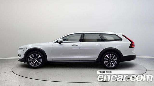 Volvo V90 B5 Ultra AWD — пробег 9 180 км — фото 3 из 5