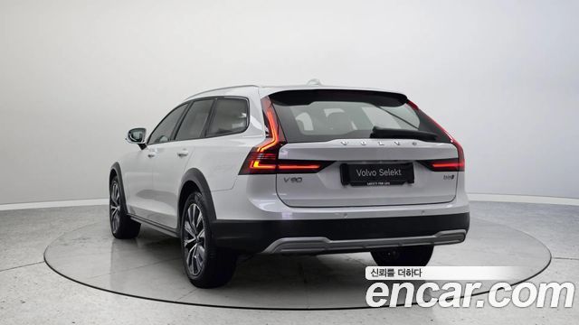 Volvo V90 B5 Ultra AWD — пробег 9 180 км — фото 4 из 5