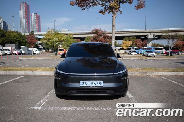 Tesla Model Y RWD — пробег 800 км — фото 1 из 5