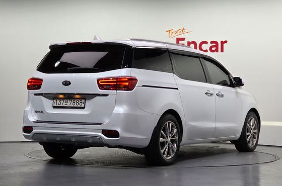 Kia Carnival 9-Seater Noblesse Special — пробег 118 725 км — фото 2 из 5