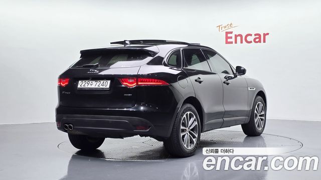 Jaguar F-PACE 20d R-Sport — пробег 123 381 км — фото 2 из 5