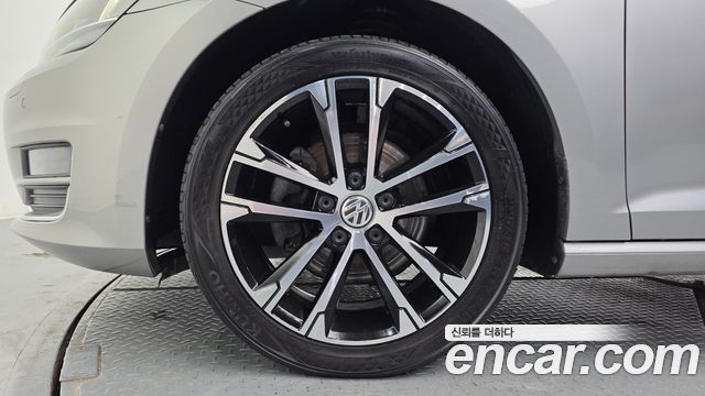 Volkswagen Golf 1.4 TSI Premium — пробег 105 200 км — фото 5 из 5