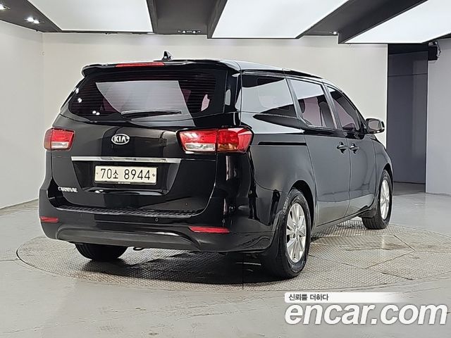 Kia Carnival 11-seater Deluxe — пробег 146 000 км — фото 4 из 5