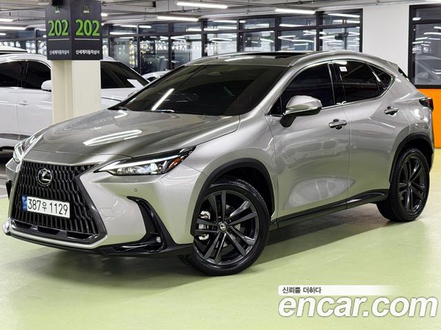 Lexus NX Premium — пробег 2 926 км — фото 1 из 5