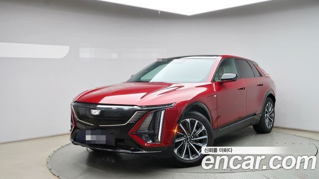 Cadillac Lyriq Sport — пробег 15 025 км — фото 1 из 5