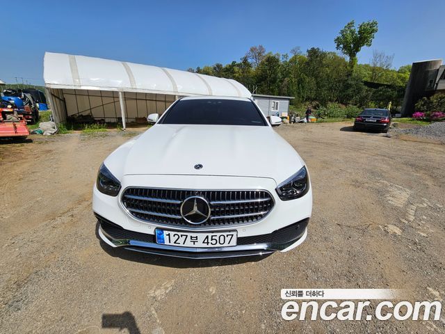 Mercedes-Benz E-Class E350 4MATIC Avantgarde — пробег 6 400 км — фото 1 из 5