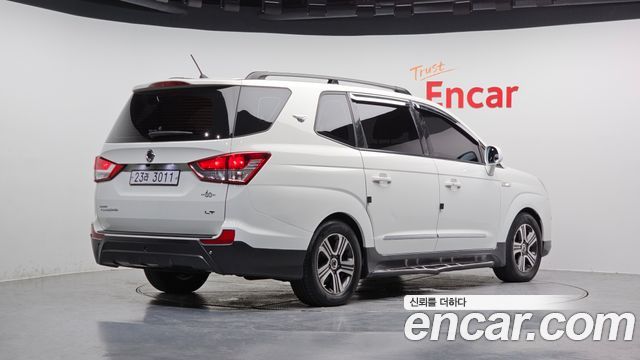 Ssangyong KORANDO 4WD 9-Seater Adventure 60th Edition — пробег 106 391 км — фото 2 из 5
