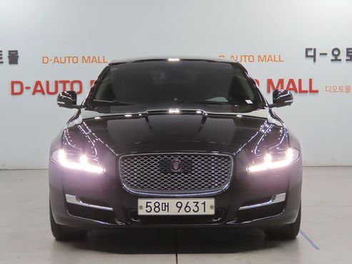 Jaguar XJ 3.0D Premium Luxury LWB X351 — пробег 175 000 км — фото 2 из 5