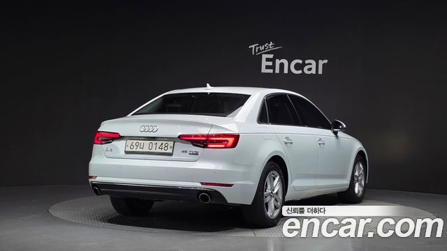 Audi A4 45 TFSI Quattro Premium — пробег 116 504 км — фото 2 из 5