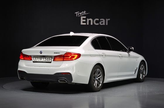 BMW 5-Series 520i M Sport — пробег 33 610 км — фото 2 из 5