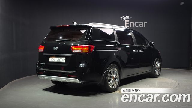 Kia Carnival из Кореи Encar