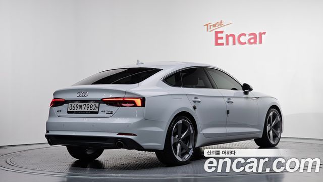 Audi A5 45 TFSI Quattro Premium Sportback — пробег 42 690 км — фото 2 из 5
