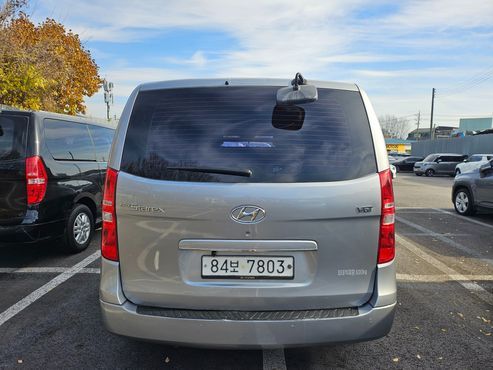 Hyundai Starex 5-Seater VAN CVX Luxury — пробег 188 761 км — фото 4 из 5