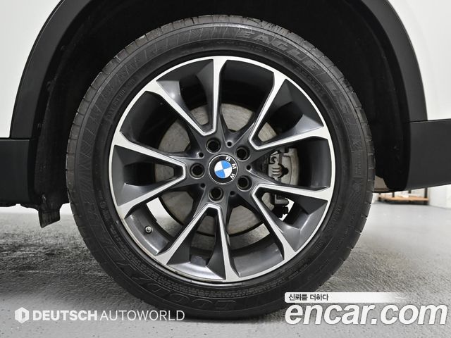 BMW X5 xDrive 50i — пробег 71 391 км — фото 5 из 5
