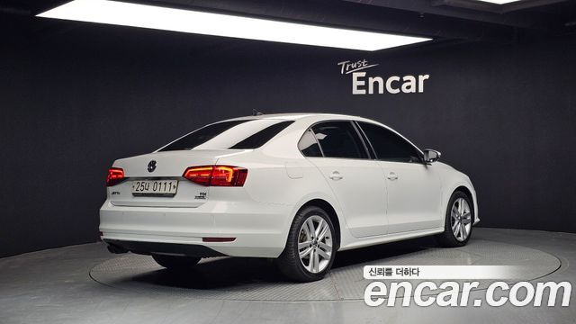 Volkswagen Jetta 2.0 TDI BlueMotion Premium 6th — пробег 187 367 км — фото 2 из 5