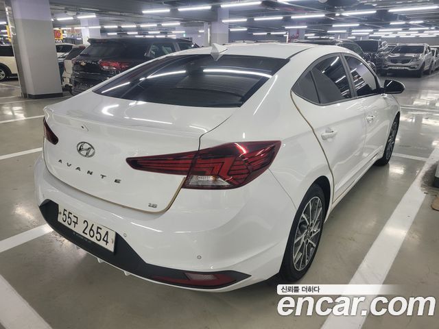 Hyundai AVANTE 1.6 Smart — пробег 205 400 км — фото 2 из 5