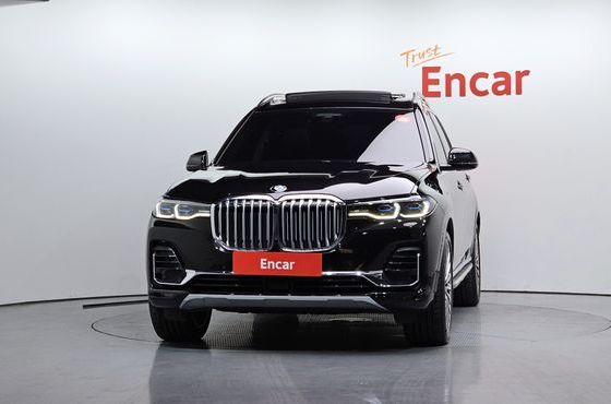 BMW X7 xDrive 40i Design Pure Excellence 7-Seater — пробег 71 598 км — фото 3 из 5