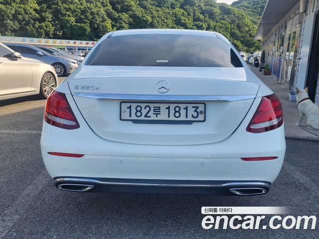 Mercedes-Benz E-Class из Кореи Encar