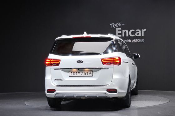 Kia Carnival 9-Seater Luxury — пробег 187 225 км — фото 4 из 5