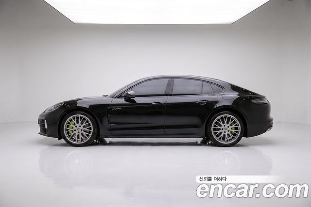 Porsche Panamera 2.9 AWD E-Hybrid — пробег 8 100 км — фото 1 из 5