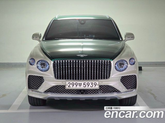 Bentley Bentayga 4.0 V8 EWB First Edition — пробег 12 800 км — фото 2 из 5