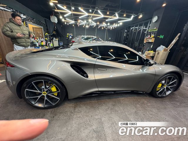 Lotus Emira 2.0 — пробег 4 000 км — фото 4 из 5
