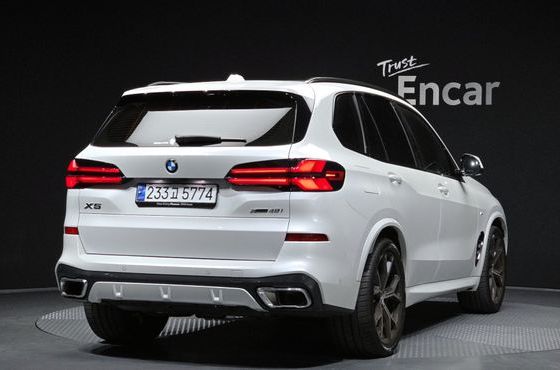 BMW X5 xDrive 40i M Sport — пробег 7 033 км — фото 2 из 5