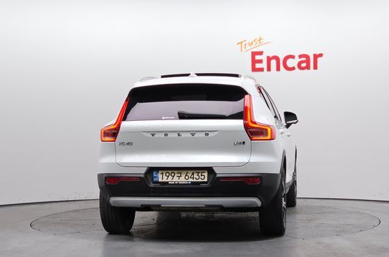 Volvo XC40 B4 Inscription — пробег 118 700 км — фото 4 из 5