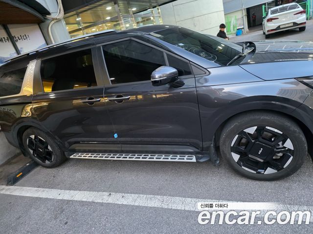 Kia Carnival 9-Seater Prestige — пробег 22 200 км — фото 3 из 5
