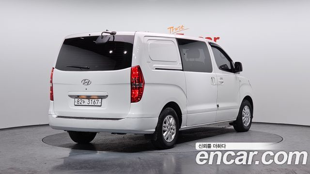 Hyundai Starex Van 5-Seater Smart — пробег 19 070 км — фото 2 из 5