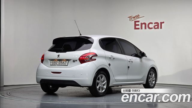 Peugeot 208 1.4 e-HDi ECO 5Door — пробег 98 170 км — фото 2 из 5