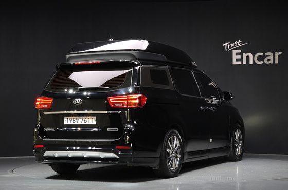 Kia Carnival 9-Seater Hi-Limousine Prestige Hiroof — пробег 73 898 км — фото 2 из 5