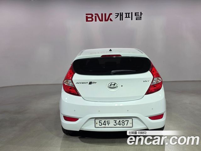 Hyundai Accent 1.4 VVT Premier — пробег 176 660 км — фото 5 из 5