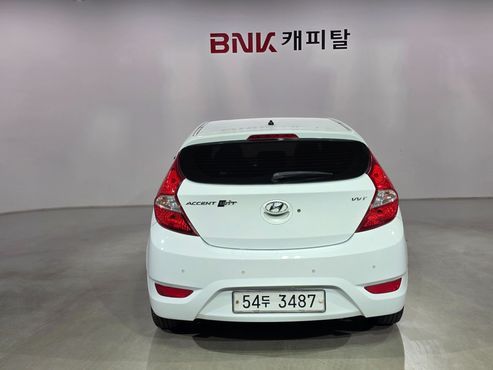 Hyundai Accent 1.4 VVT Premier — пробег 176 660 км — фото 5 из 5