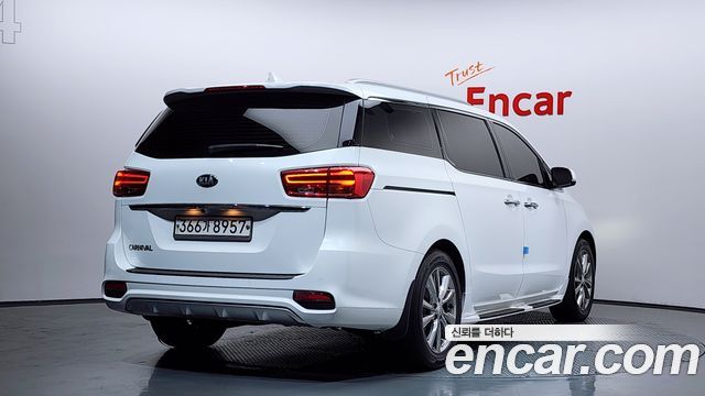 Kia Carnival из Кореи Encar
