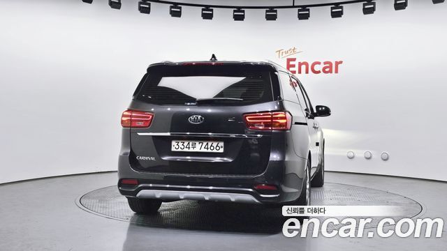 Kia Carnival из Кореи Encar