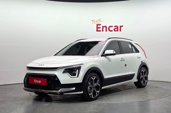 Kia Niro Signature — пробег 3 556 км — фото 1 из 5