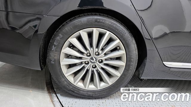 Hyundai Equus из Кореи Encar