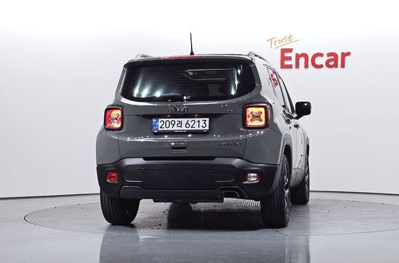 Jeep Renegade 1.3 Limited — пробег 27 574 км — фото 4 из 5