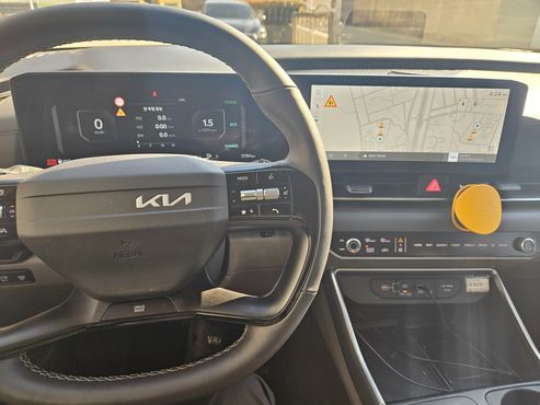 Kia Carnival HEV 9 seater Prestige — пробег 17 800 км — фото 5 из 5