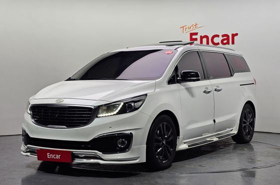 Kia Carnival 7-seater Limousine VIP — пробег 70 711 км — фото 1 из 5