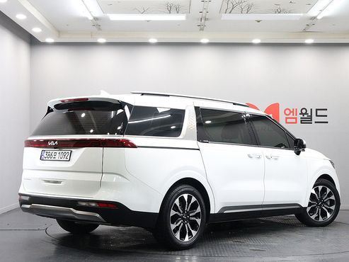 Kia Carnival 9-Seater Noblesse — пробег 61 800 км — фото 3 из 5