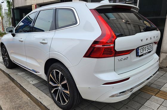 Volvo XC60 B6 Ultimate Bright — пробег 17 901 км — фото 3 из 5