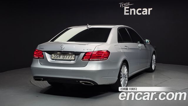 Mercedes-Benz E-Class E220 Bluetec Avantgarde Sport — пробег 232 821 км — фото 2 из 5