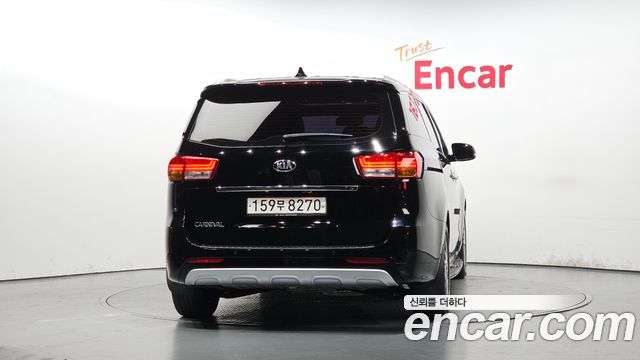 Kia Carnival из Кореи Encar