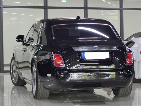 Rolls-Royce Phantom 6.7 V12 — пробег 4 300 км — фото 3 из 5