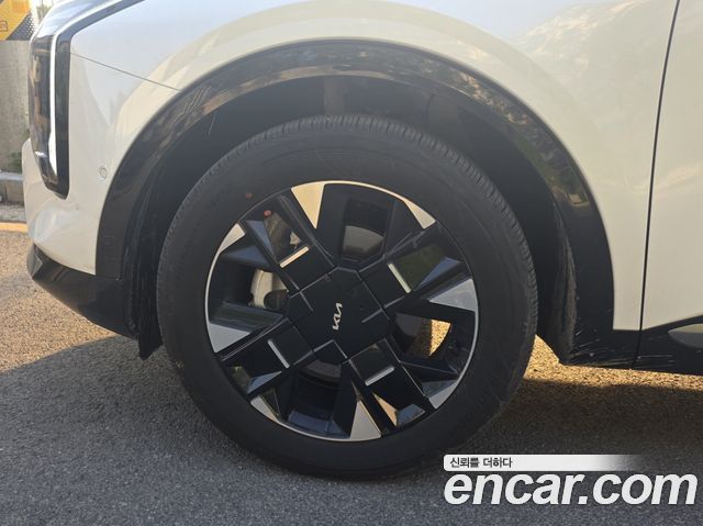 Kia Sportage HEV 1.6 2WD Signature — пробег 7 500 км — фото 4 из 5