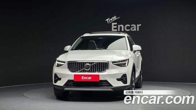 Volvo XC40 B4 Ultra Bright — пробег 24 021 км — фото 3 из 5