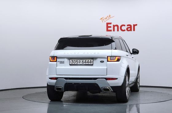 Land Rover Range Rover Evoque 2.0 TD4 AB — пробег 145 308 км — фото 4 из 5
