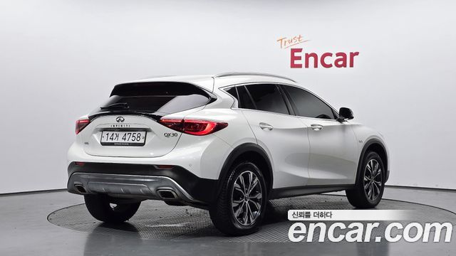Infiniti QX30 из Кореи Encar